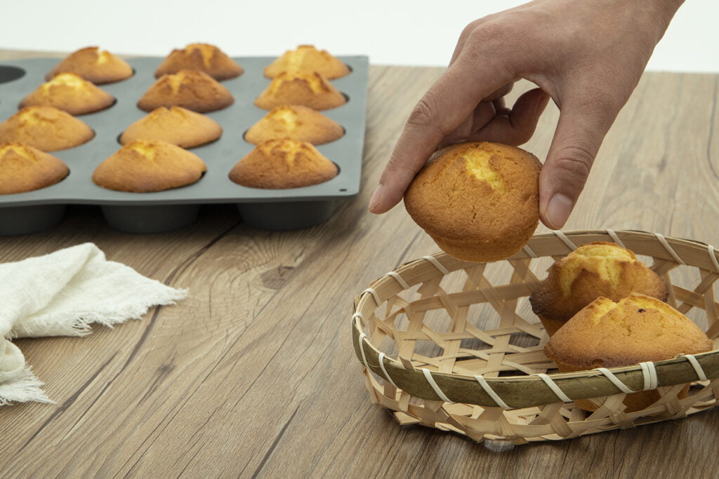 Teeo muffin mold microwave safe