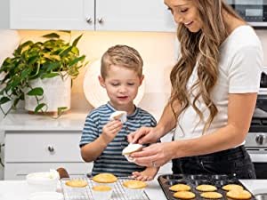 easy bake oven, pizza pan, baking pans set, cake pan, apartment essentials, roasting pan